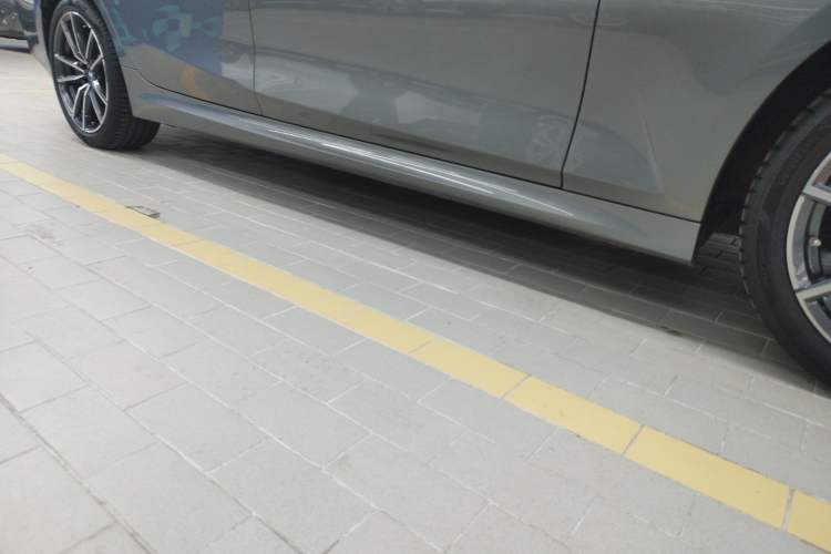 Used BMW 3 Series 2023 325Li M Sport Package Right Side Sill