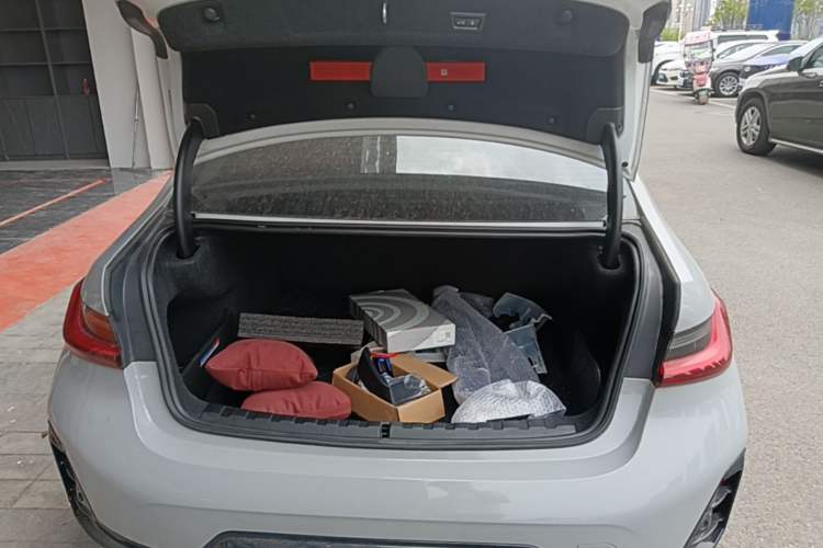 Used BMW 3 Series 2023 325Li M Sport Package Trunk