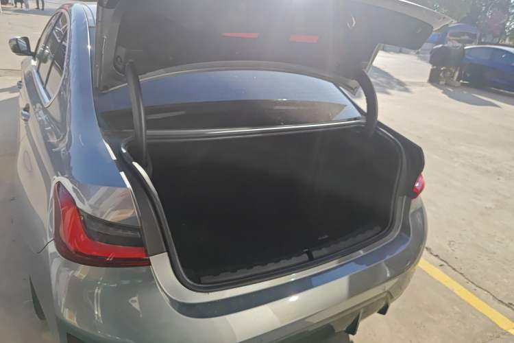 Used BMW 3 Series 2023 325i M Sport Package Trunk