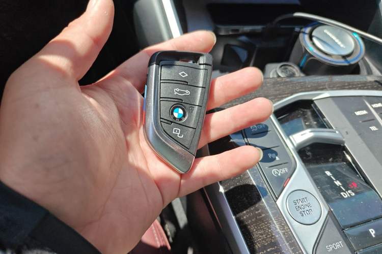 Used BMW 3 Series 2023 325Li M Sport Package Vehicle Key