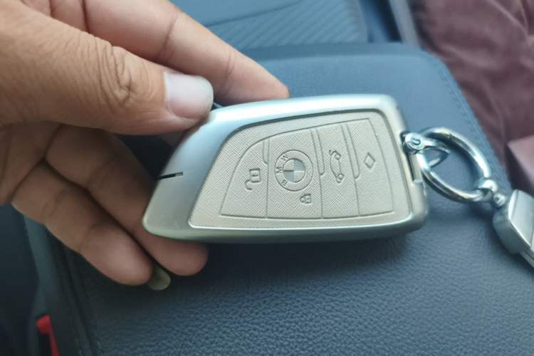 Used BMW 3 Series 2023 325i M Sport Package Vehicle Key