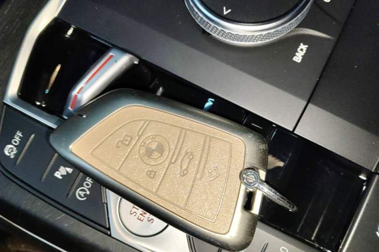Used BMW 3 Series 2023 325i M Sport Package Vehicle Key
