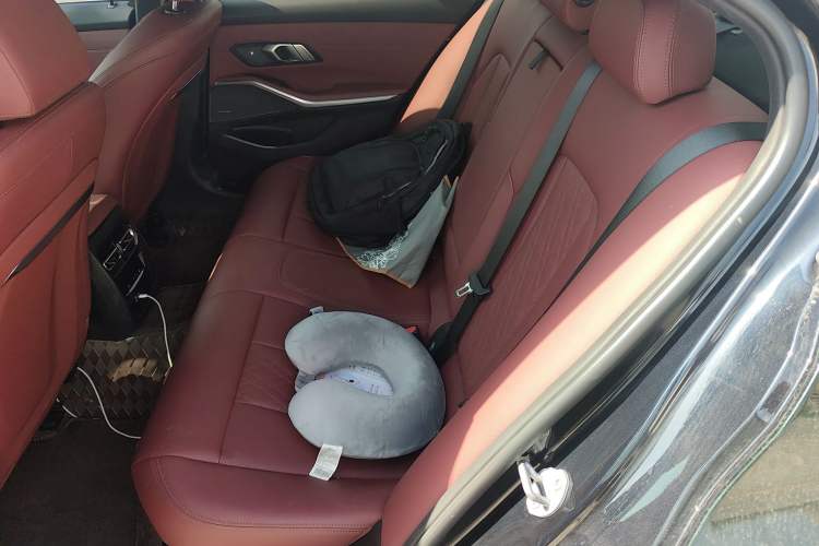 Used BMW 3 Series 2023 325i M Sport Night Edition Package Left Rear Seat