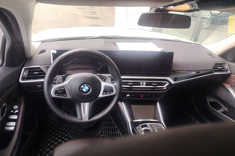 Used BMW 3 Series 2023 320Li M Sport Package Center Console