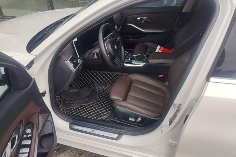 Used BMW 3 Series 2023 320Li M Sport Package Driver Seat