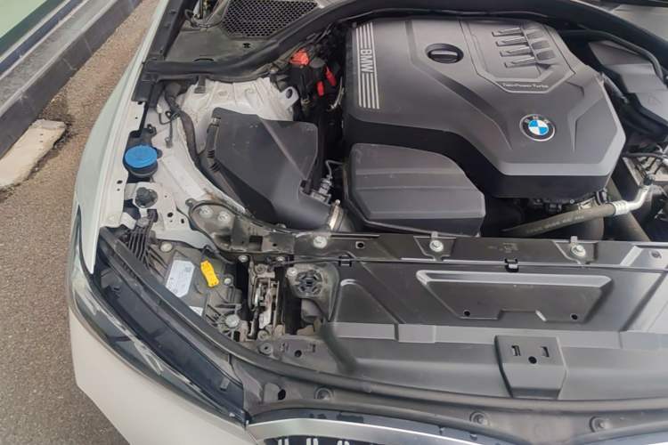 Used BMW 3 Series 2023 320Li M Sport Package Engine Bay Right
