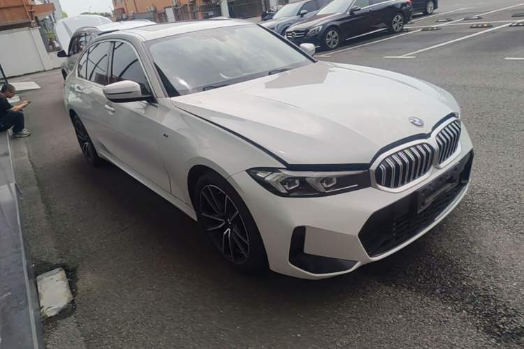 Used BMW 3 Series 2023 320Li M Sport Package Front Right 45 Deg