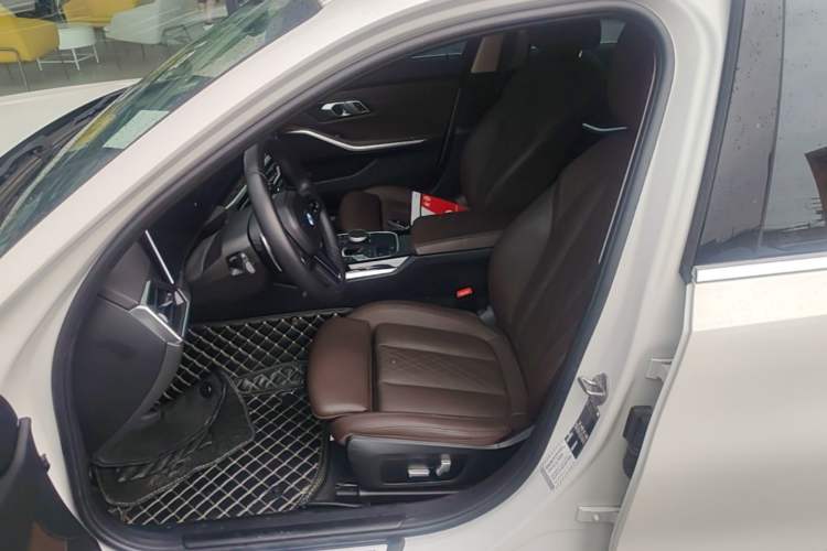 Used BMW 3 Series 2023 320Li M Sport Package Left Front Seat