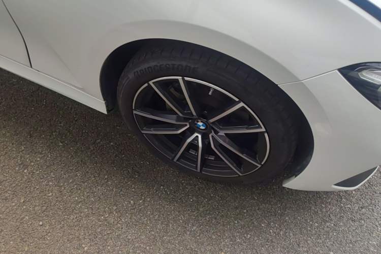 Used BMW 3 Series 2023 320Li M Sport Package Right Front Wheel Hub