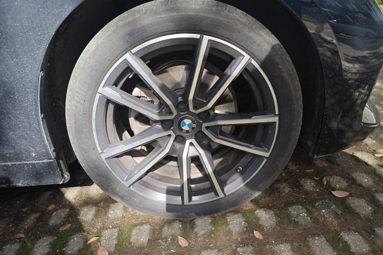 Used BMW 3 Series 2023 325Li M Sport Package Right Front Wheel Hub