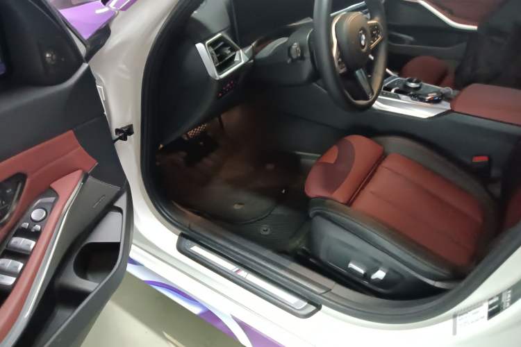 Used BMW 3 Series 2023 330i M Sport Night Edition Package Driver Seat