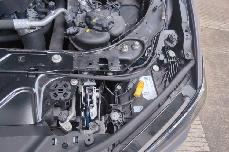 Used BMW 3 Series 2023 325Li M Sport Night Edition Package Engine Bay Left