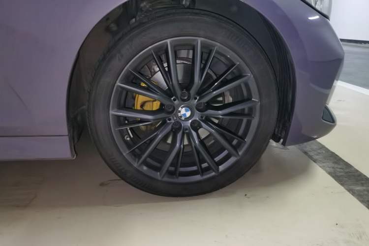 Used BMW 3 Series 2023 325Li M Sport Night Edition Package Right Front Wheel Hub