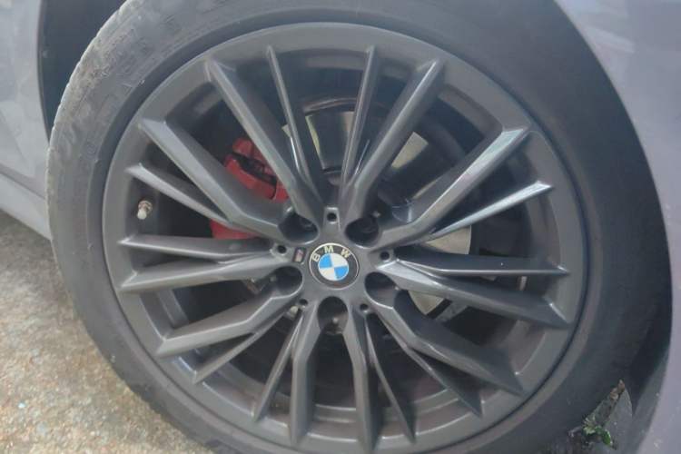 Used BMW 3 Series 2023 325Li M Sport Night Edition Package Right Front Wheel Hub