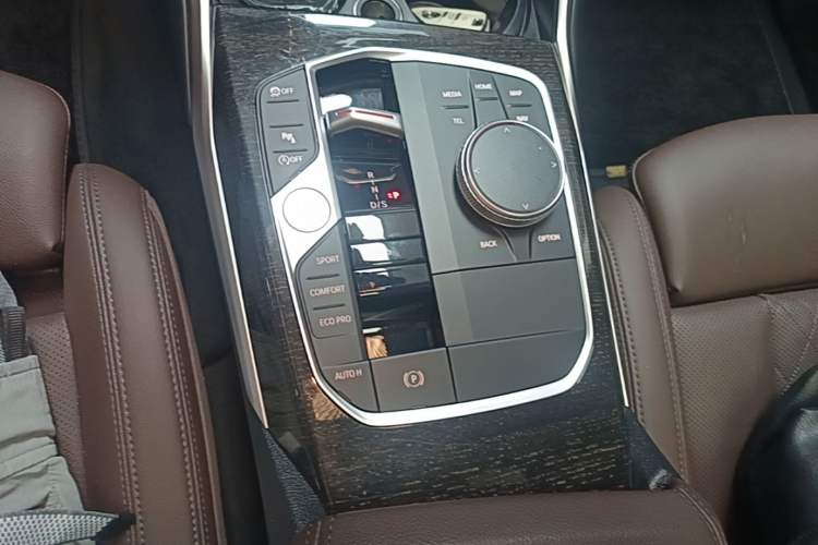 Used BMW 3 Series 2023 325Li M Sport Package Gear Lever