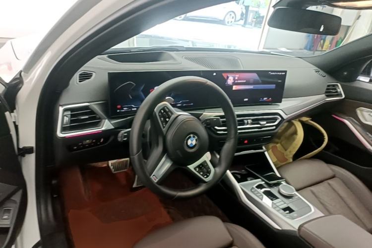 Used BMW 3 Series 2023 330Li M Sport Night Edition Package Center Console
