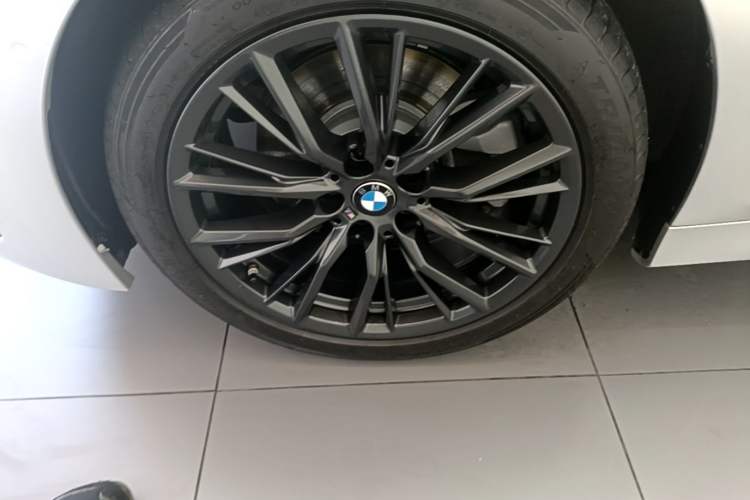 Used BMW 3 Series 2023 330Li M Sport Night Edition Package Exterior 4