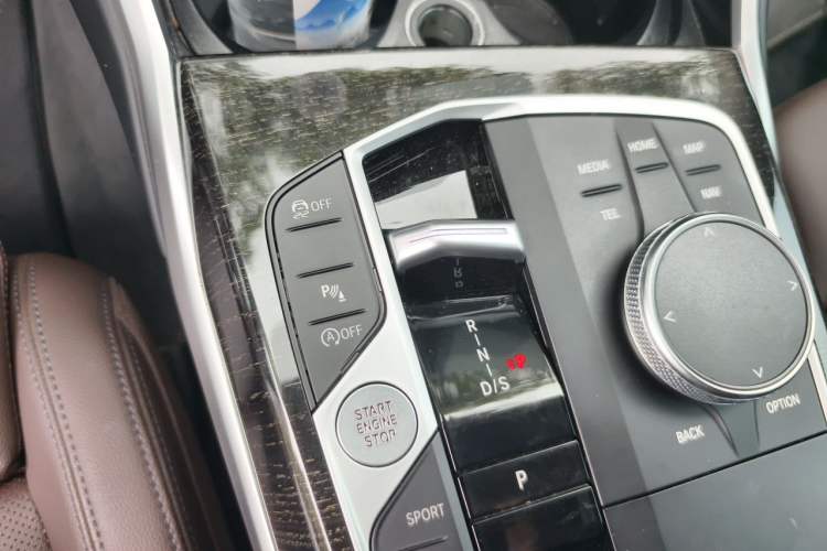 Used BMW 3 Series 2023 325Li M Sport Package Gear Lever