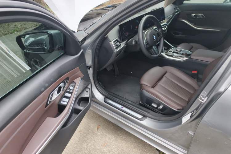 Used BMW 3 Series 2023 325Li M Sport Package Interior 3