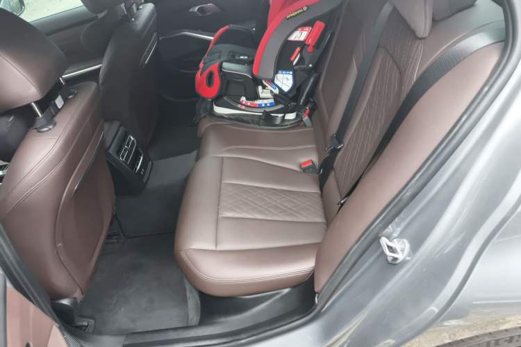 Used BMW 3 Series 2023 325Li M Sport Package Interior 4