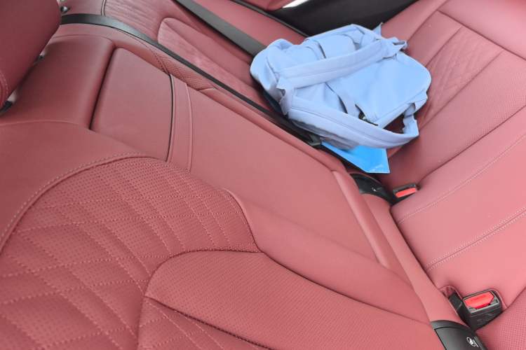 Used BMW 3 Series 2023 325Li M Sport Package Interior 5
