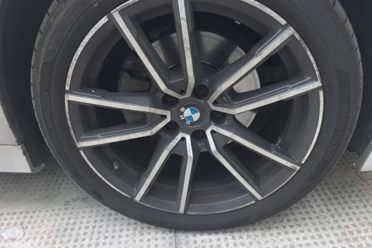 Used BMW 3 Series 2023 325Li M Sport Package Right Front Wheel Hub