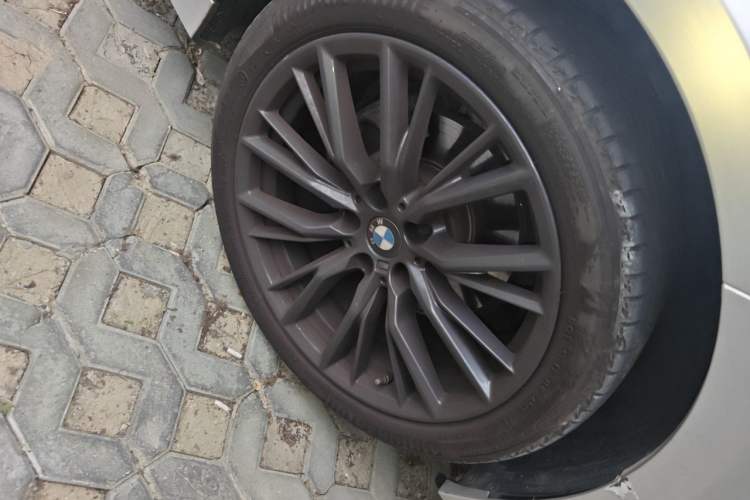 Used BMW 3 Series 2023 325Li M Sport Night Edition Package Right Front Wheel Hub