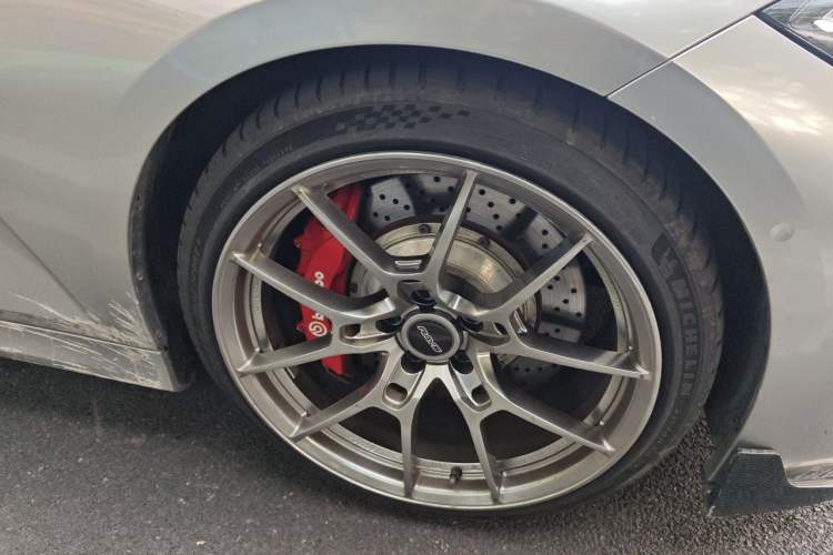 Used BMW 3 Series 2023 325Li M Sport Package Right Front Wheel Hub