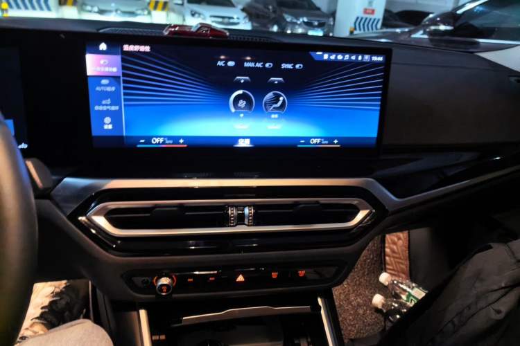 Used BMW 3 Series 2023 320Li M Sport Package Audio And AC Panel