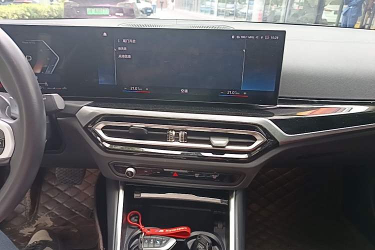 Used BMW 3 Series 2023 320Li M Sport Package Audio And AC Panel