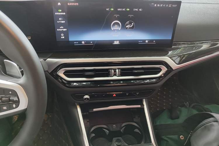Used BMW 3 Series 2023 325Li M Sport Package Audio And AC Panel