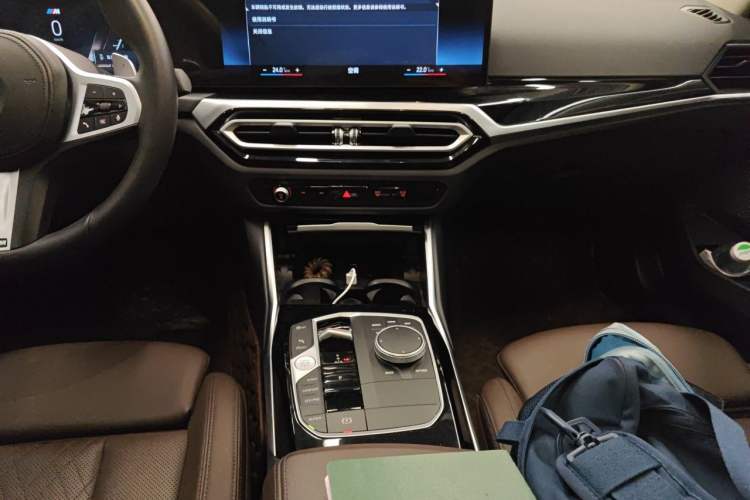 Used BMW 3 Series 2023 320Li M Sport Package Audio And AC Panel