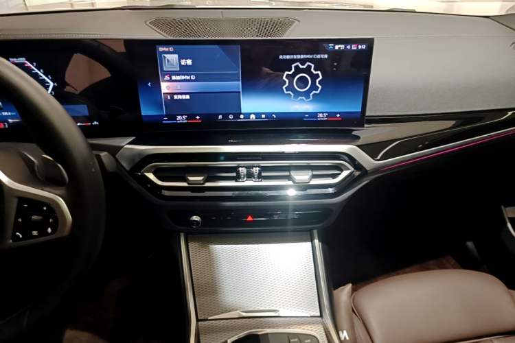 Used BMW 3 Series 2023 325i M Sport Night Edition Package Audio And AC Panel