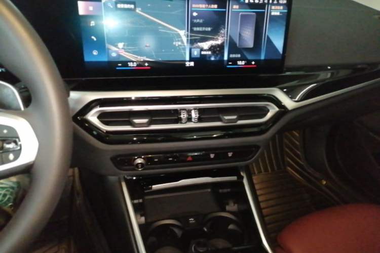 Used BMW 3 Series 2023 320Li M Sport Package Audio And AC Panel