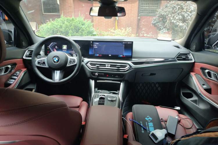 Used BMW 3 Series 2023 325i M Sport Night Edition Package Center Console