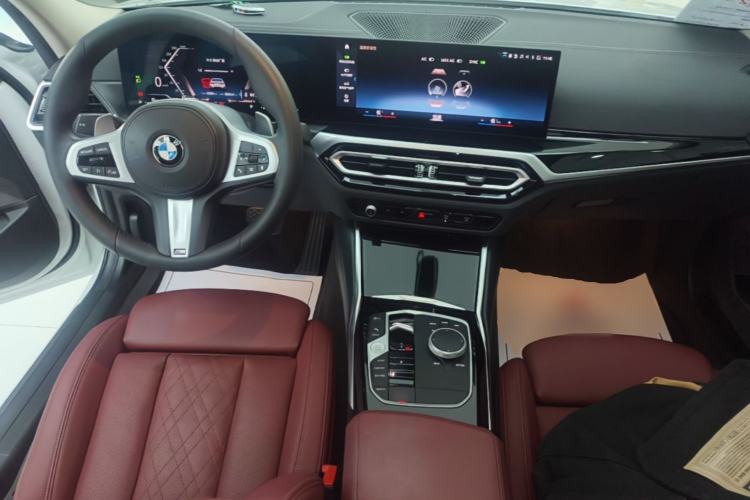 Used BMW 3 Series 2023 320Li M Sport Package Center Console