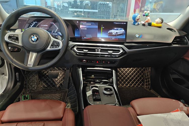 Used BMW 3 Series 2023 320Li M Sport Package Center Console