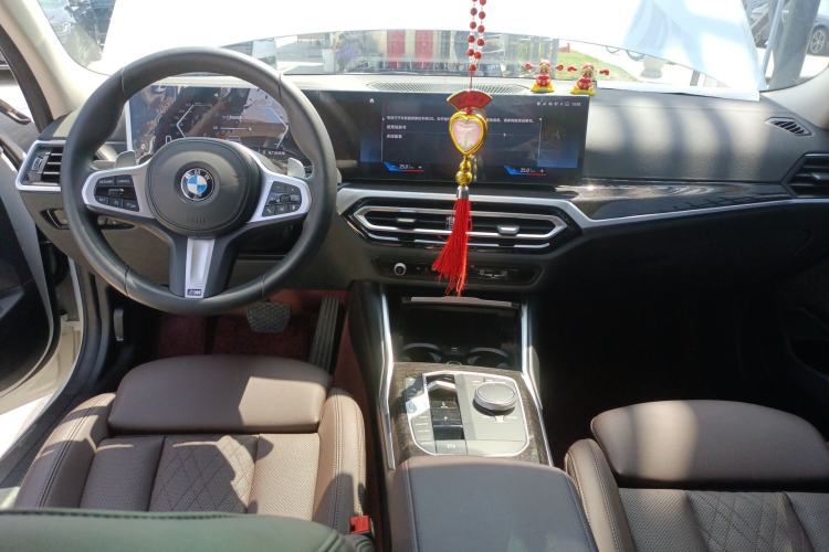 Used BMW 3 Series 2023 325Li M Sport Package Center Console