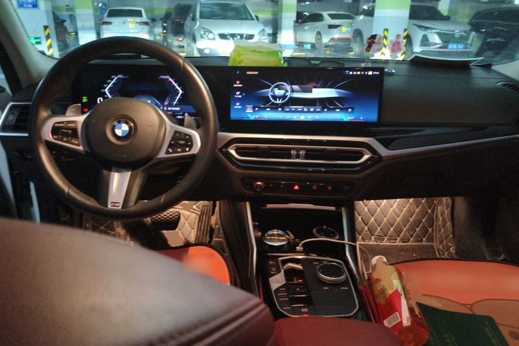 Used BMW 3 Series 2023 325i M Sport Package Center Console