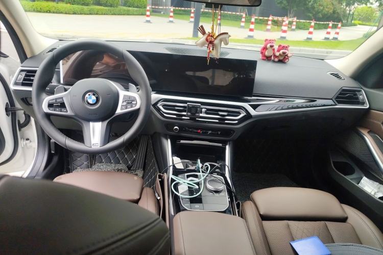 Used BMW 3 Series 2023 320Li M Sport Package Center Console