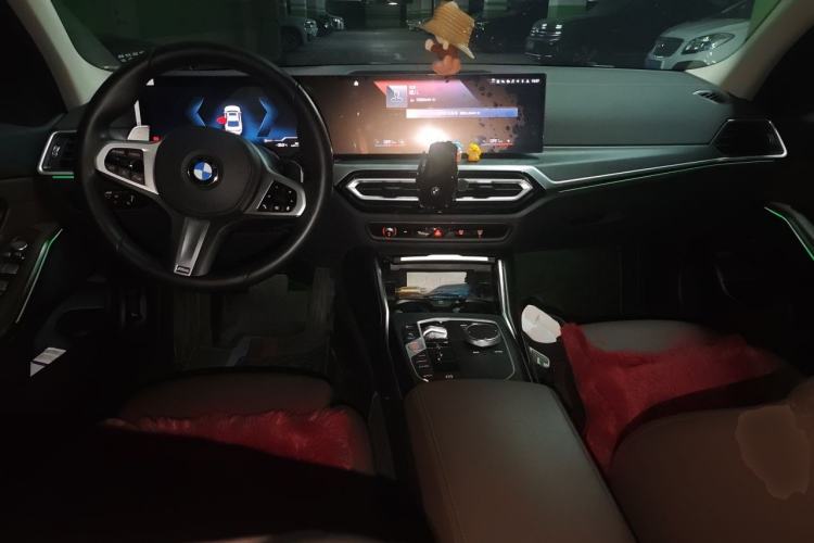 Used BMW 3 Series 2023 325i M Sport Package Center Console