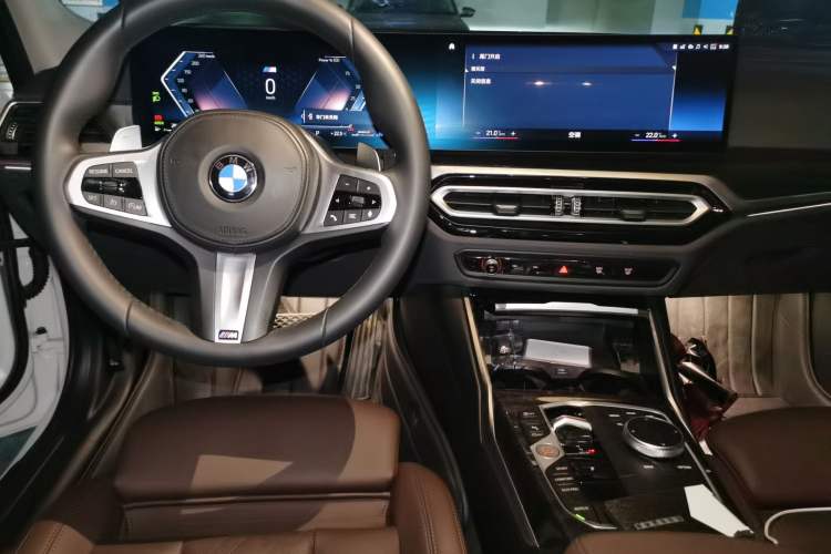 Used BMW 3 Series 2023 325Li M Sport Package Center Console