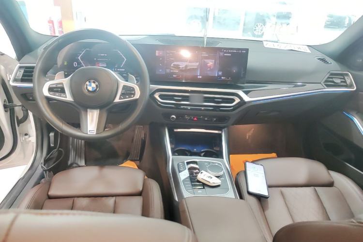 Used BMW 3 Series 2023 325i M Sport Night Edition Package Center Console