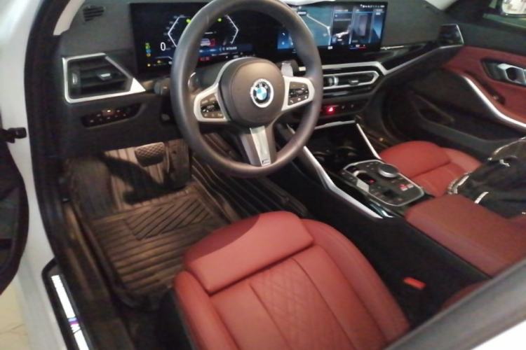 Used BMW 3 Series 2023 320Li M Sport Package Center Console