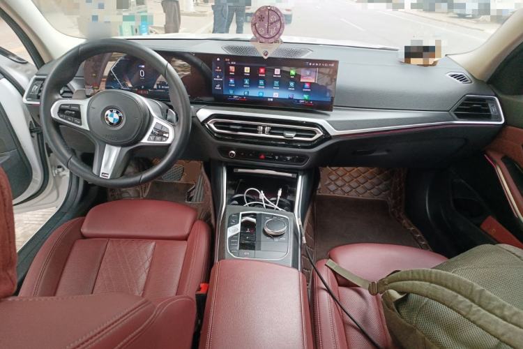 Used BMW 3 Series 2023 325i M Sport Package Center Console