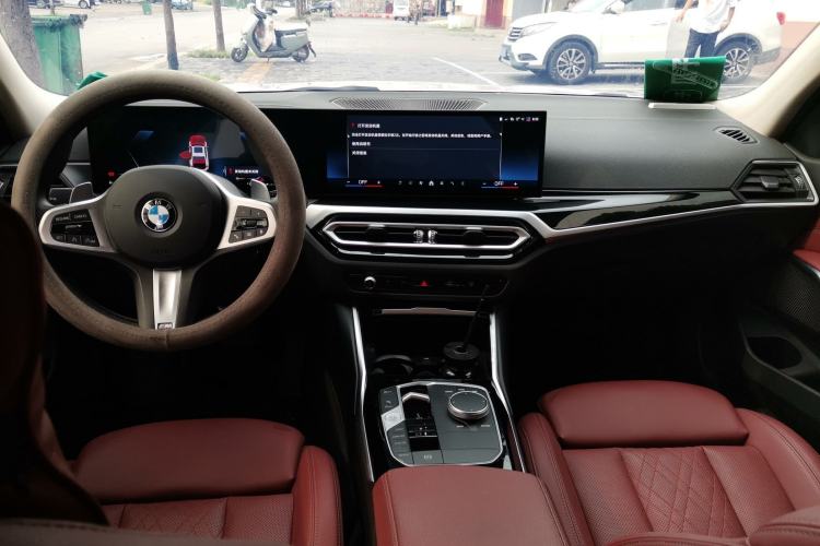 Used BMW 3 Series 2023 320Li M Sport Package Center Console