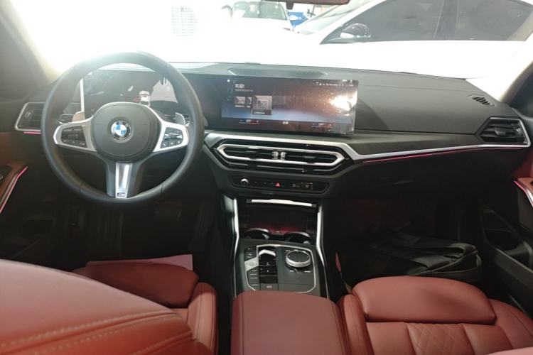 Used BMW 3 Series 2023 325i M Sport Package Center Console