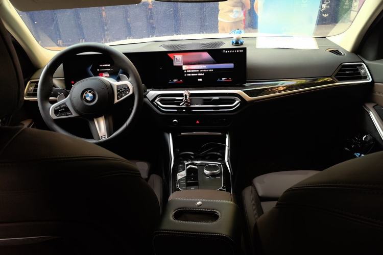 Used BMW 3 Series 2023 325Li M Sport Package Center Console