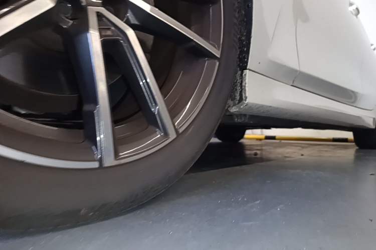Used BMW 3 Series 2023 320Li M Sport Package Chassis Front Left
