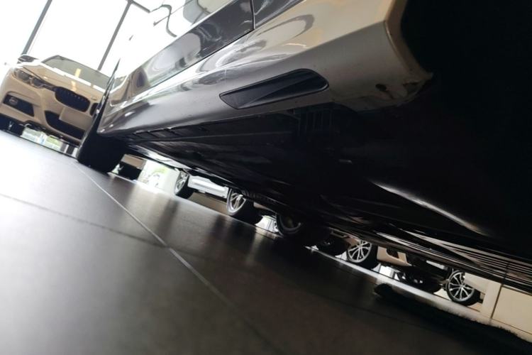 Used BMW 3 Series 2023 325Li M Sport Package Chassis Front Right